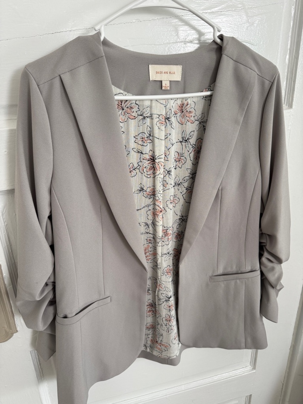 Skies Are Blue Light Gray Open-Front Blazer with Floral Lining